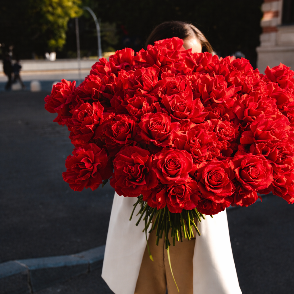 Flori de Valentine's Day - California Flowers, Buchet 101 trandafiri rosii speciali, californiaflowers.mom