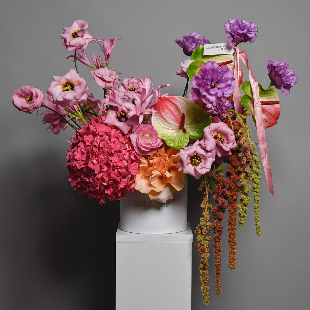 Aranjament floral in cutie cu anthurium si lisianthus roz, 3, californiaflowers.mom