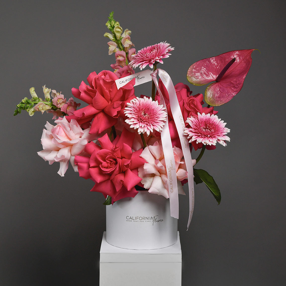 Aranjament floral in cutie cu gerbera si trandafiri speciali multicolori, 3, californiaflowers.mom