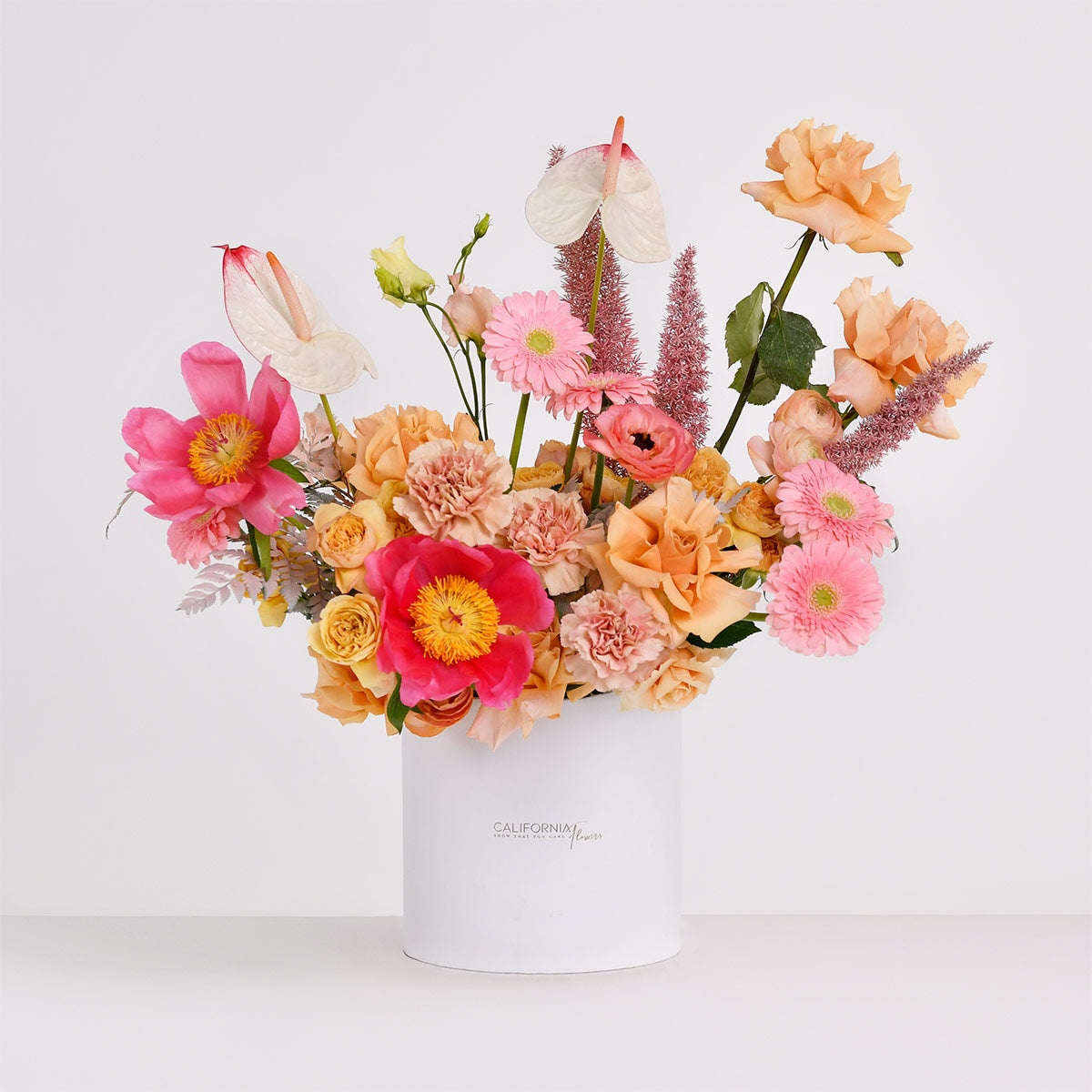 Flori de Paste - California Flowers, Aranjament floral in cutie cu bujori, gerbera, trandafiri speciali si anthurium, californiaflowers.mom