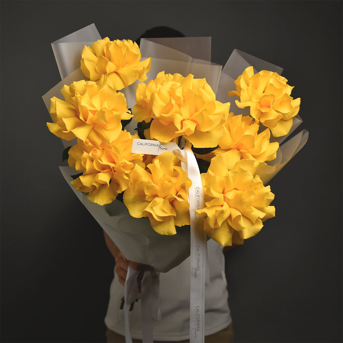 Flori pentru iubita – California Flowers, Buchet 11 trandafiri speciali galbeni, californiaflowers.mom