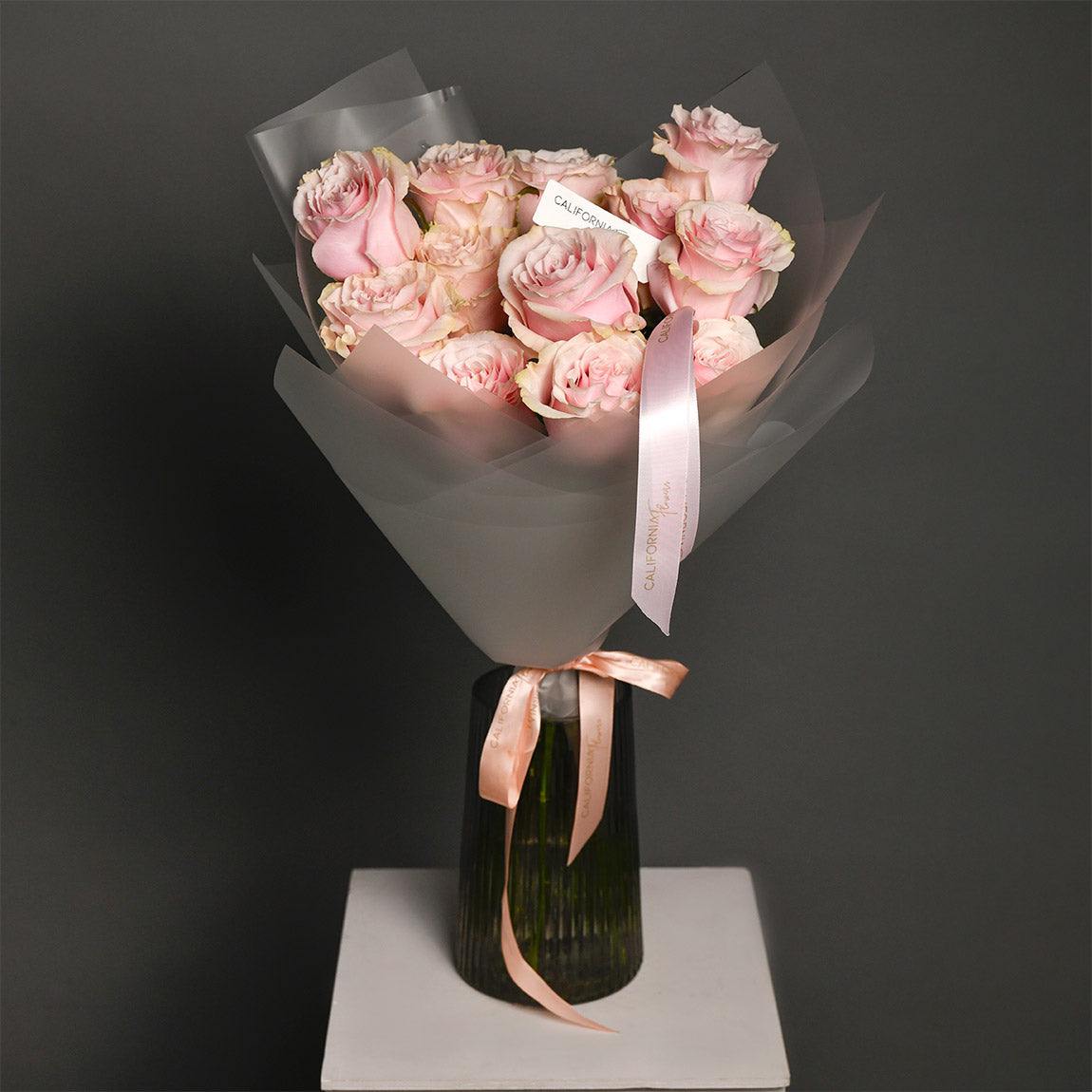 Buchet 13 trandafiri roz, 3, californiaflowers.mom
