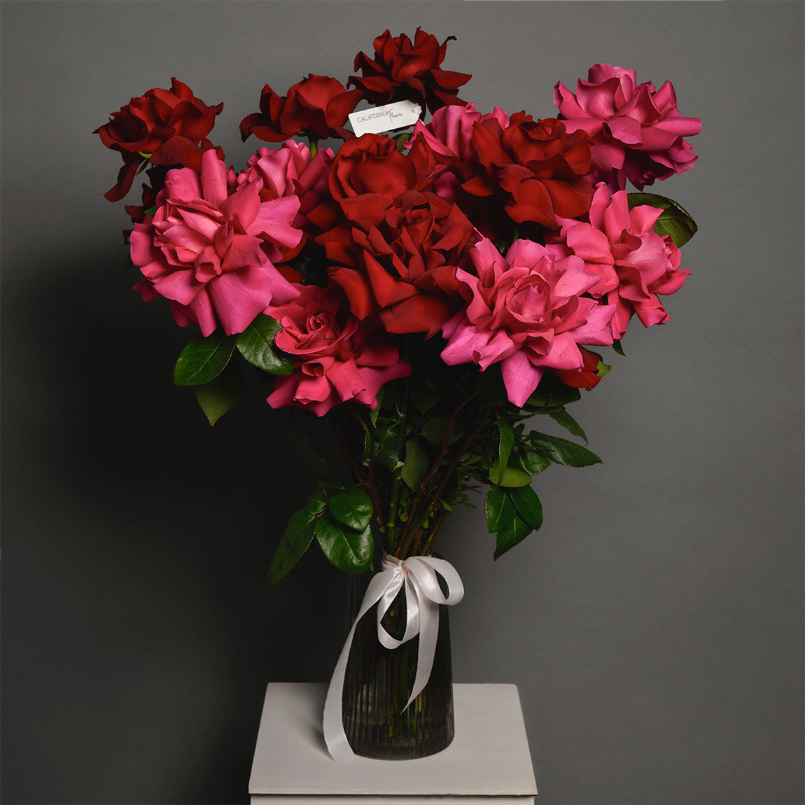 Buchet 19 trandafiri speciali rosii si pink, 3, californiaflowers.mom