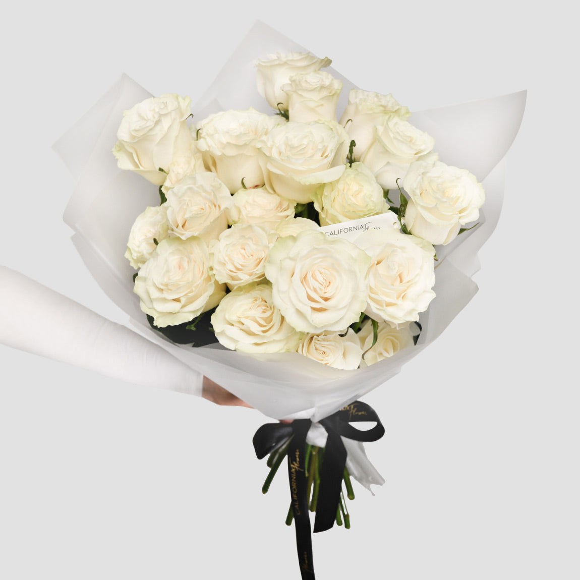 Aranjamente florale nou nascut - California Flowers, Buchet 23 trandafiri albi, californiaflowers.mom