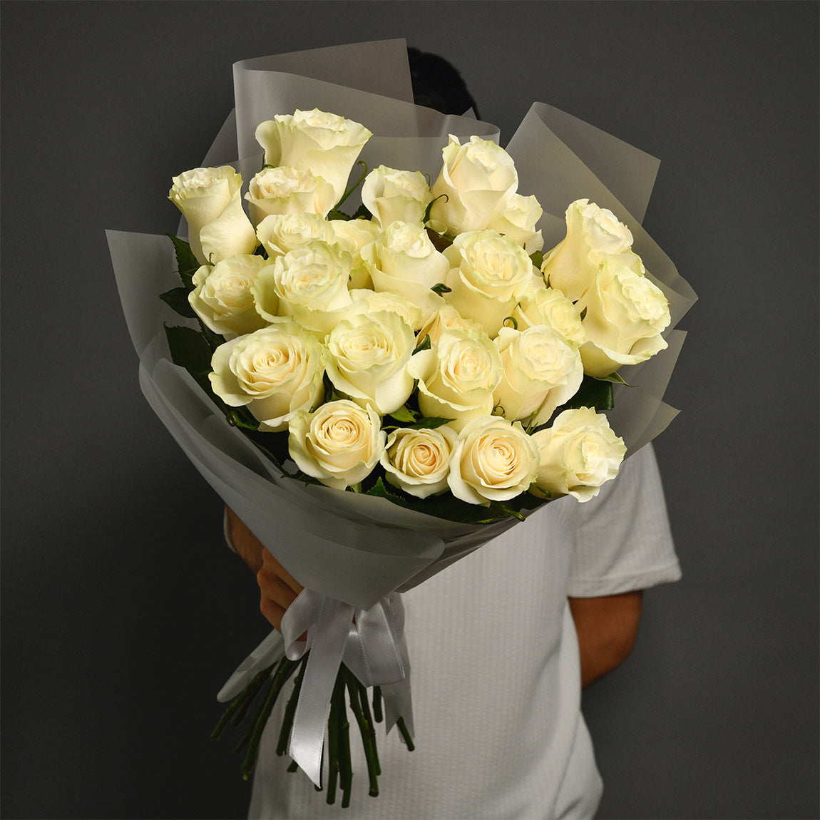 Flori de Dragobete - California Flowers, Buchet 25 trandafiri albi, californiaflowers.mom