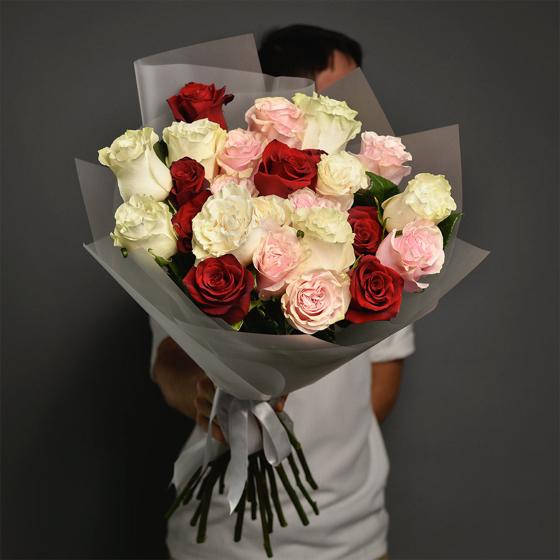 Flori de 1 Martie - California Flowers, Buchet 25 trandafiri multicolori, californiaflowers.mom