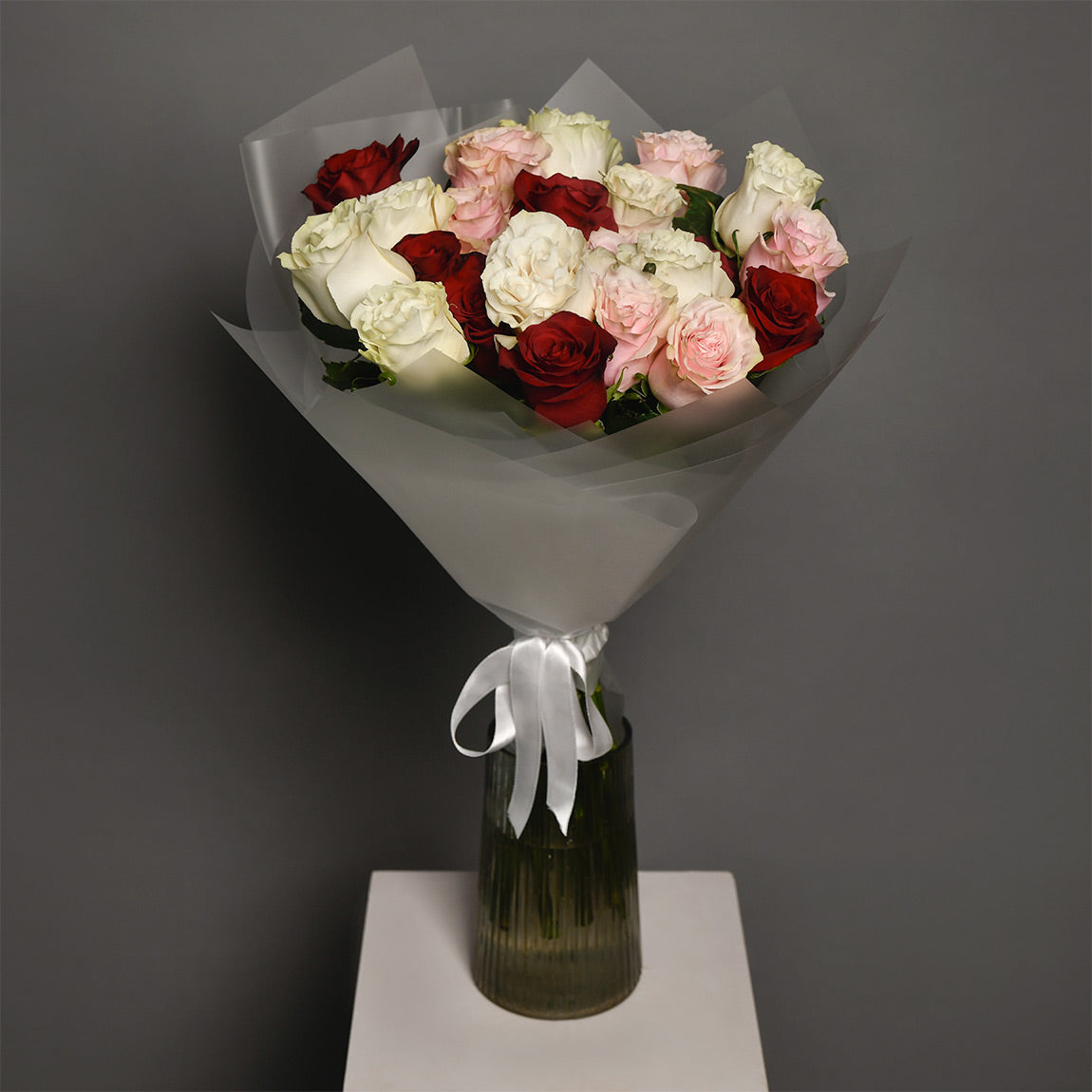 Buchet 25 trandafiri multicolori, 3, californiaflowers.mom