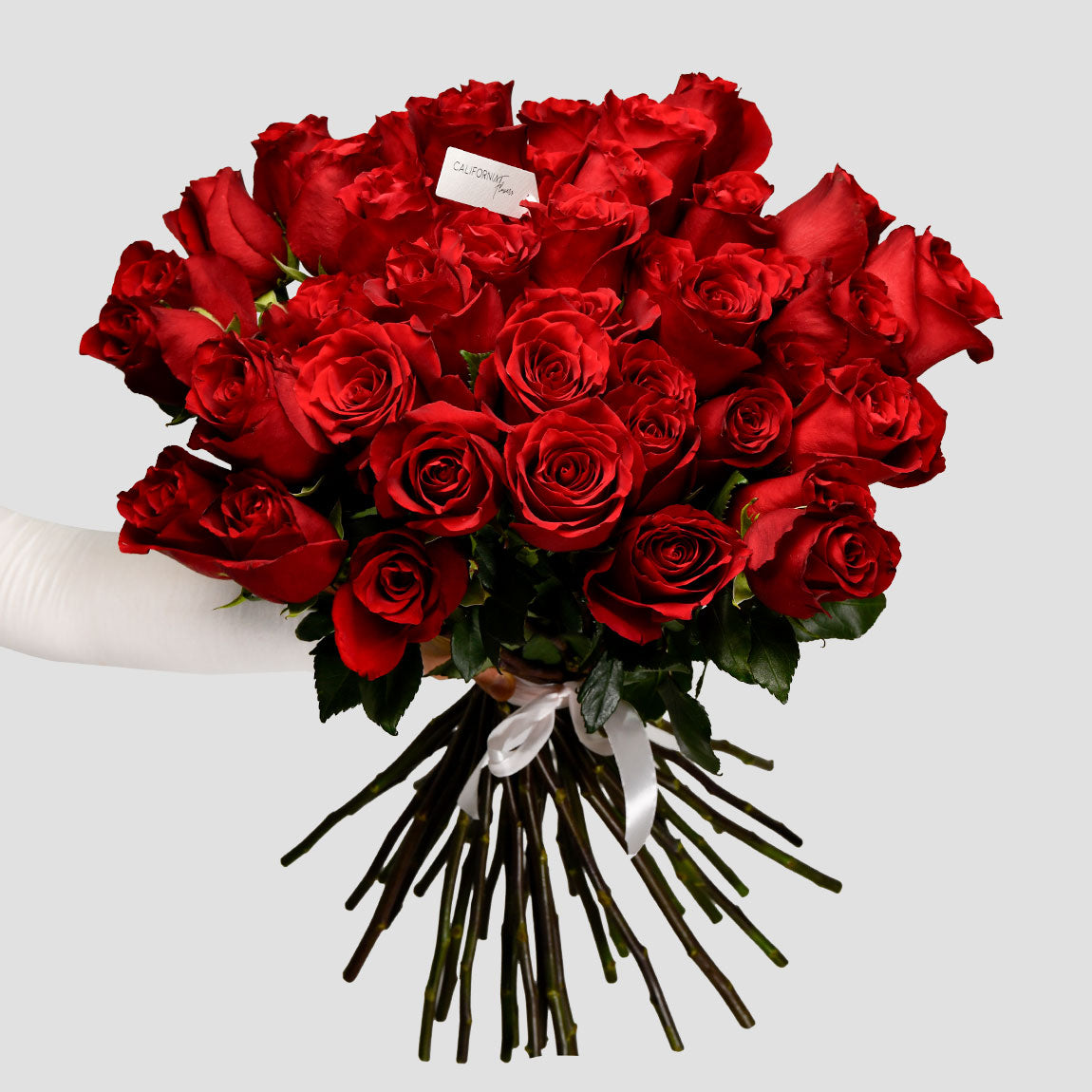 Flori pentru iubita – California Flowers, Buchet 45 trandafiri rosii, californiaflowers.mom