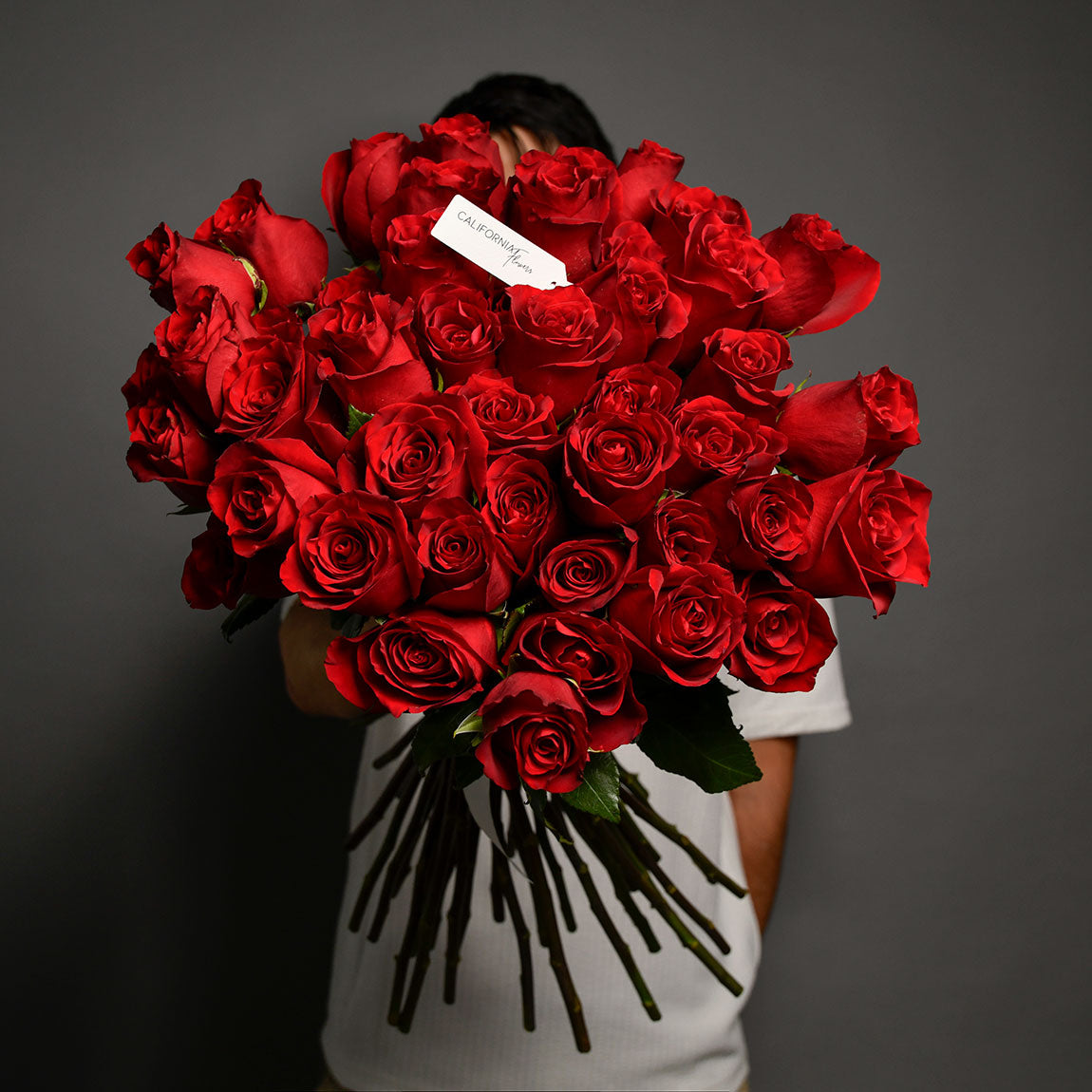 Flori pentru iubita – California Flowers, Buchet 45 trandafiri rosii, californiaflowers.mom