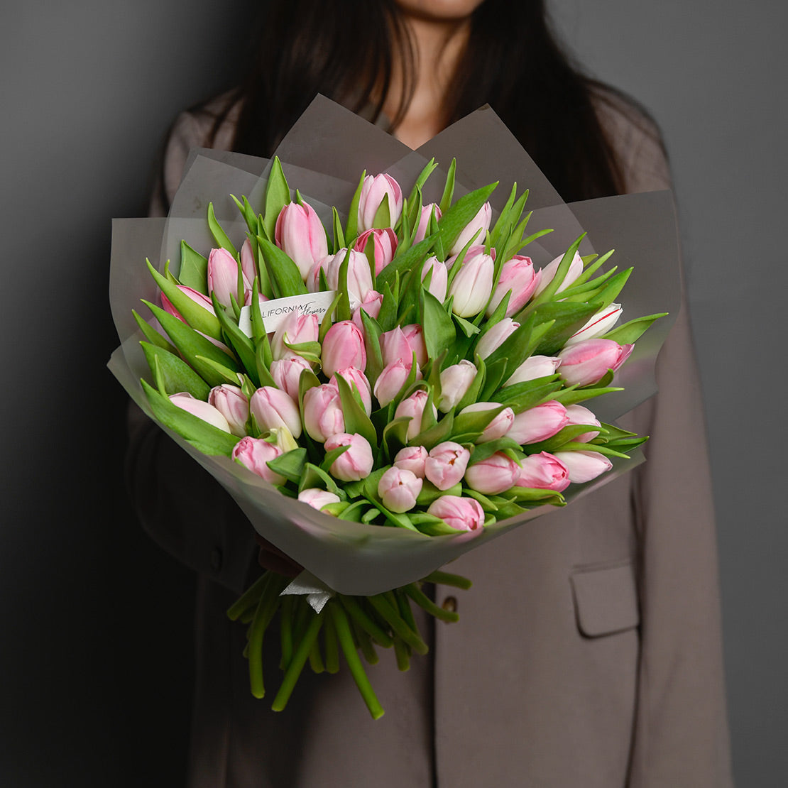Flori de 8 Martie - California Flowers, Buchet 49 lalele roz, californiaflowers.mom