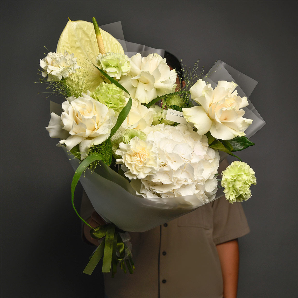 Flori pentru mama - California Flowers, Buchet anthurium alb, hortensie si trandafiri, californiaflowers.mom