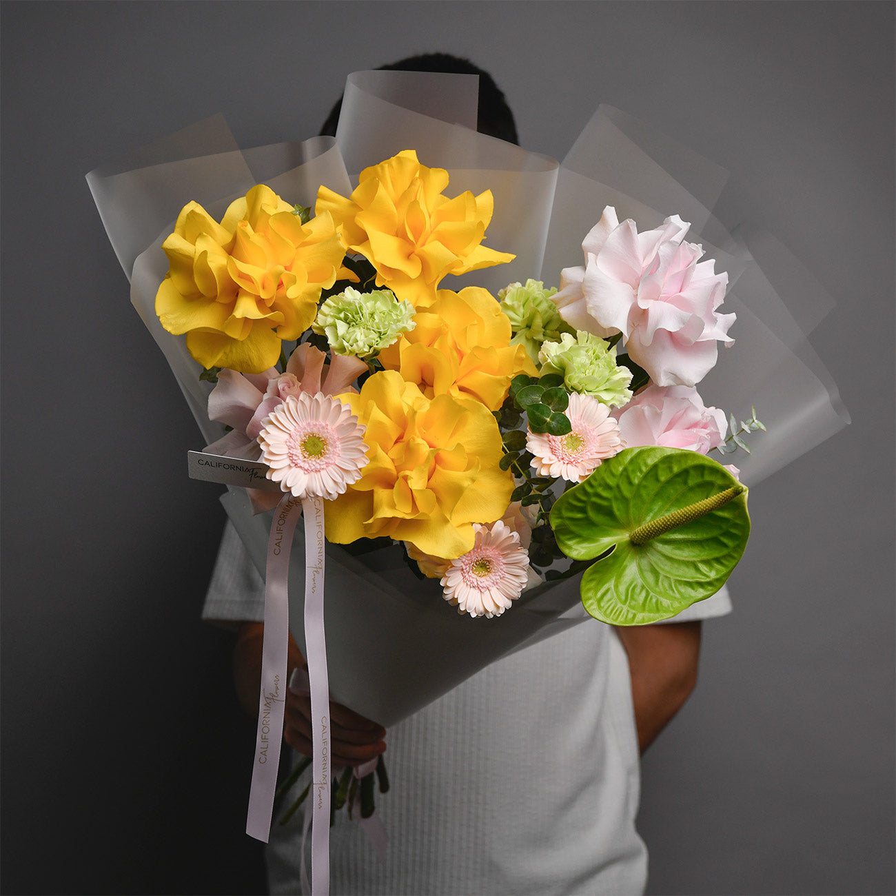 Florarie Sector 1 cu livrare flori direct la tine acasa, Buchet cu trandafiri, gerbera si anthurium, californiaflowers.mom