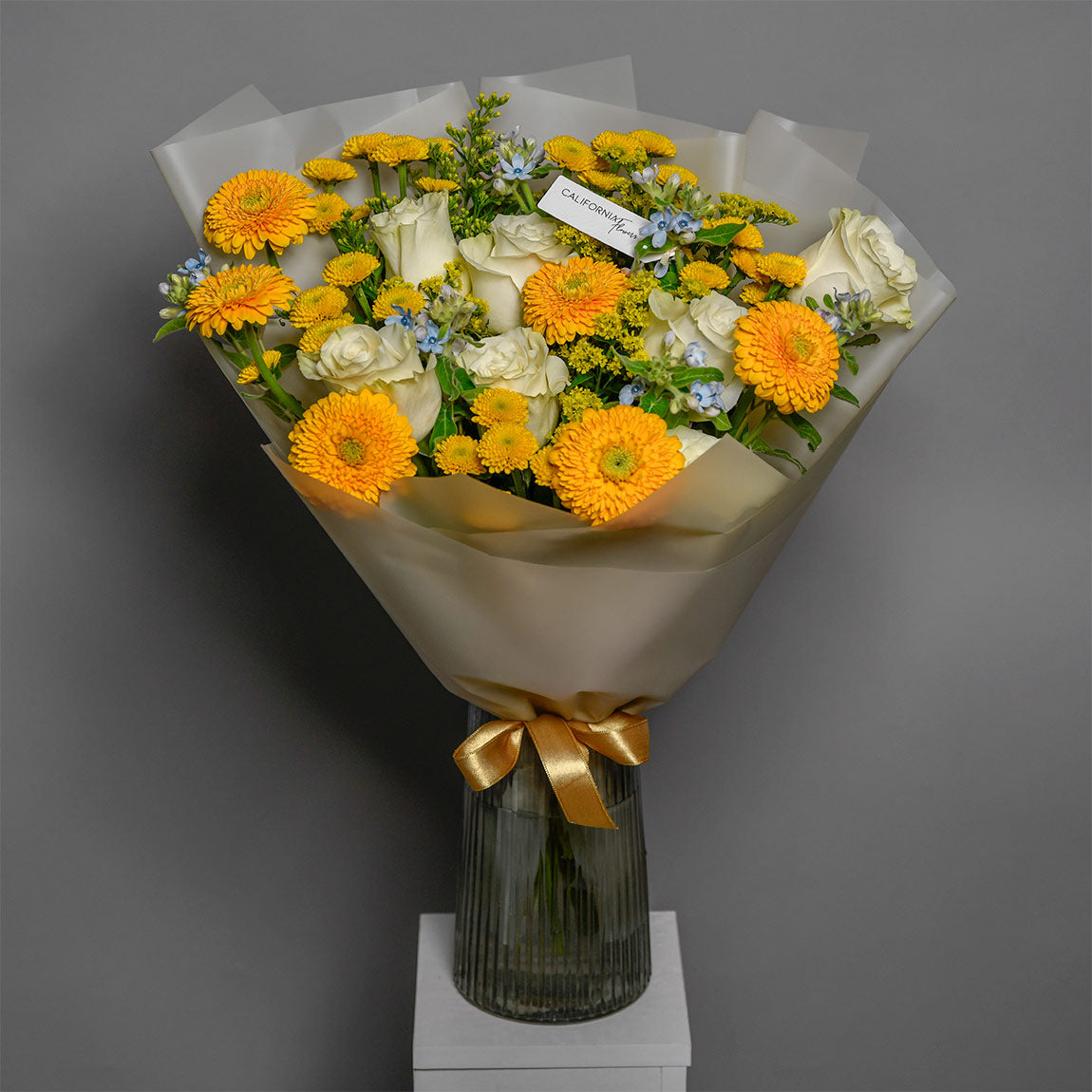 Buchet gerbera galbena si trandafiri, 5, californiaflowers.mom