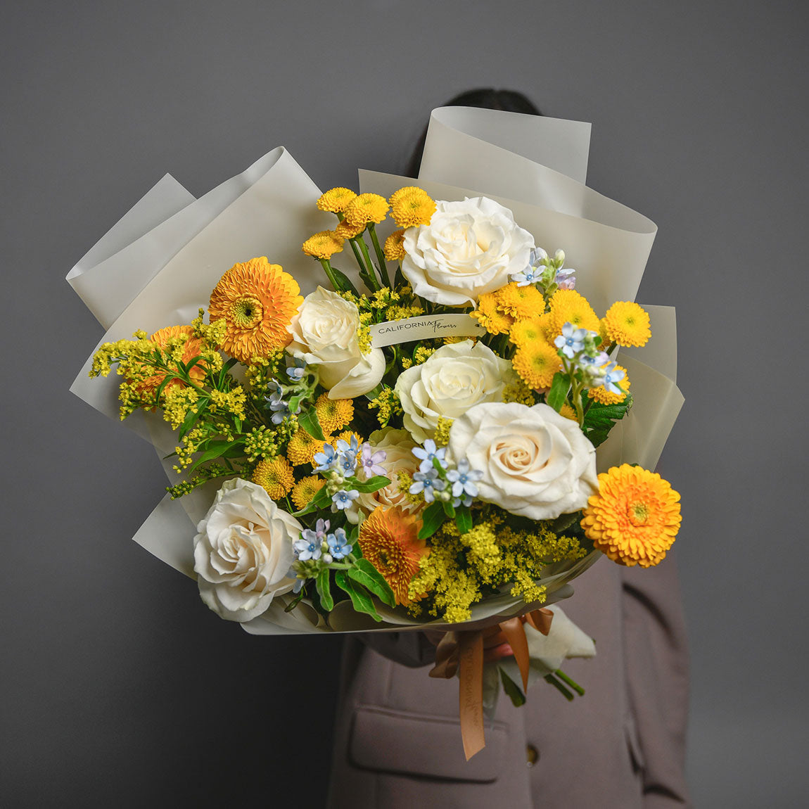 Buchet gerbera galbena si trandafiri, 3, californiaflowers.mom