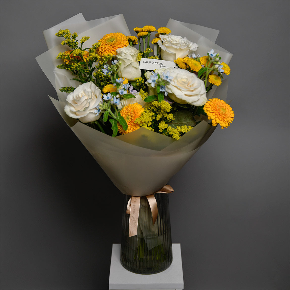 Buchet gerbera galbena si trandafiri, 9, californiaflowers.mom