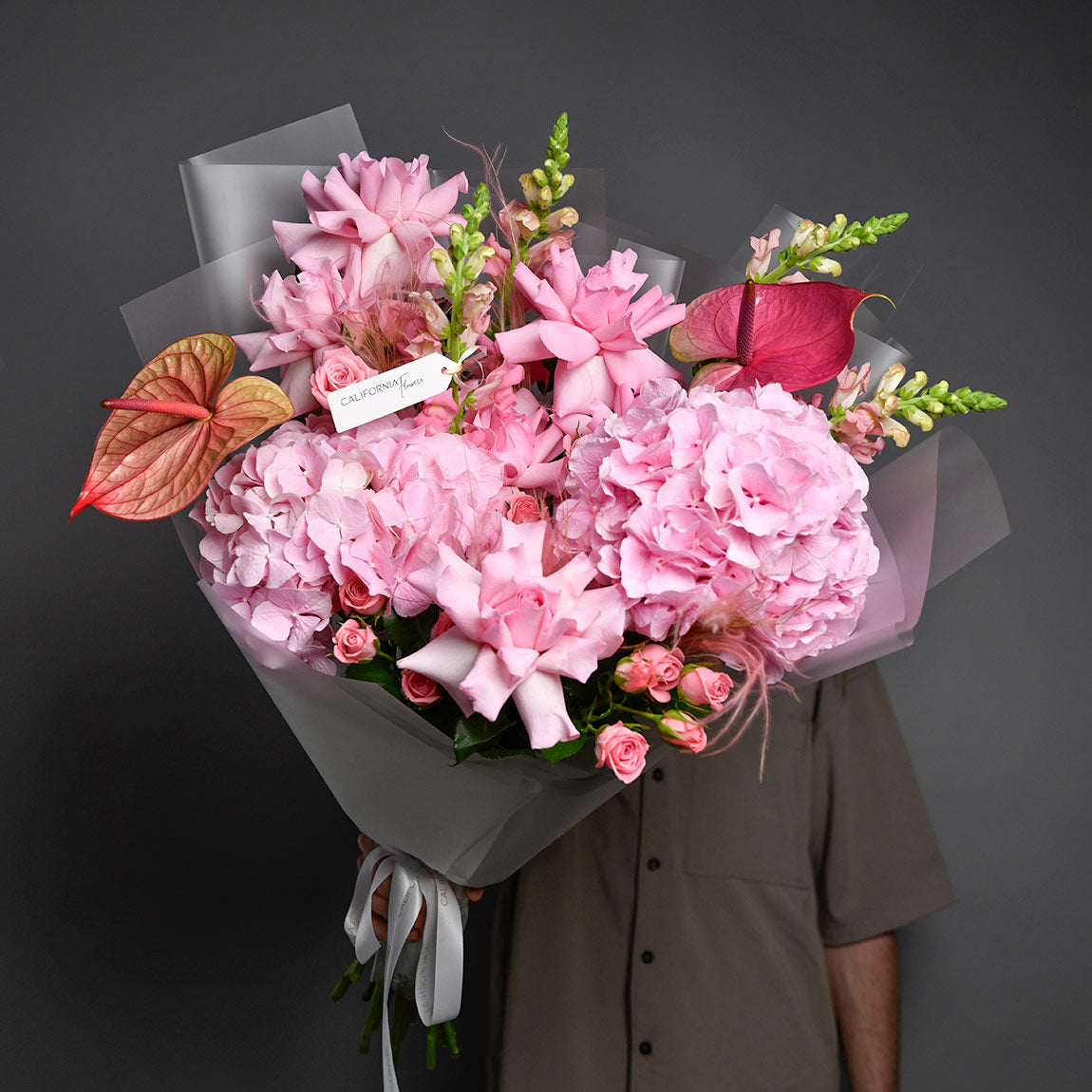 Flori de Sf. Maria - California Flowers, Buchet hortensie roz, anthurium si trandafiri, californiaflowers.mom