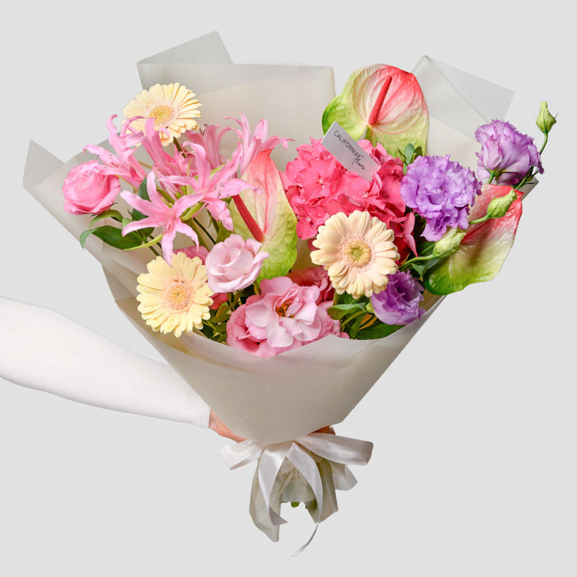 Buchete de flori - California Flowers, Buchet hortensie roz si gerbera peach, californiaflowers.mom
