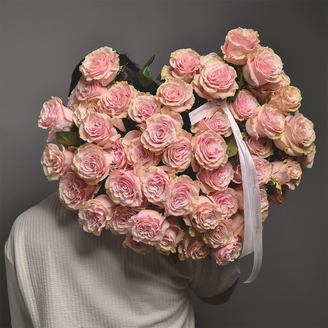 Flori de Dragobete - California Flowers, Buchet inima trandafiri roz, californiaflowers.mom