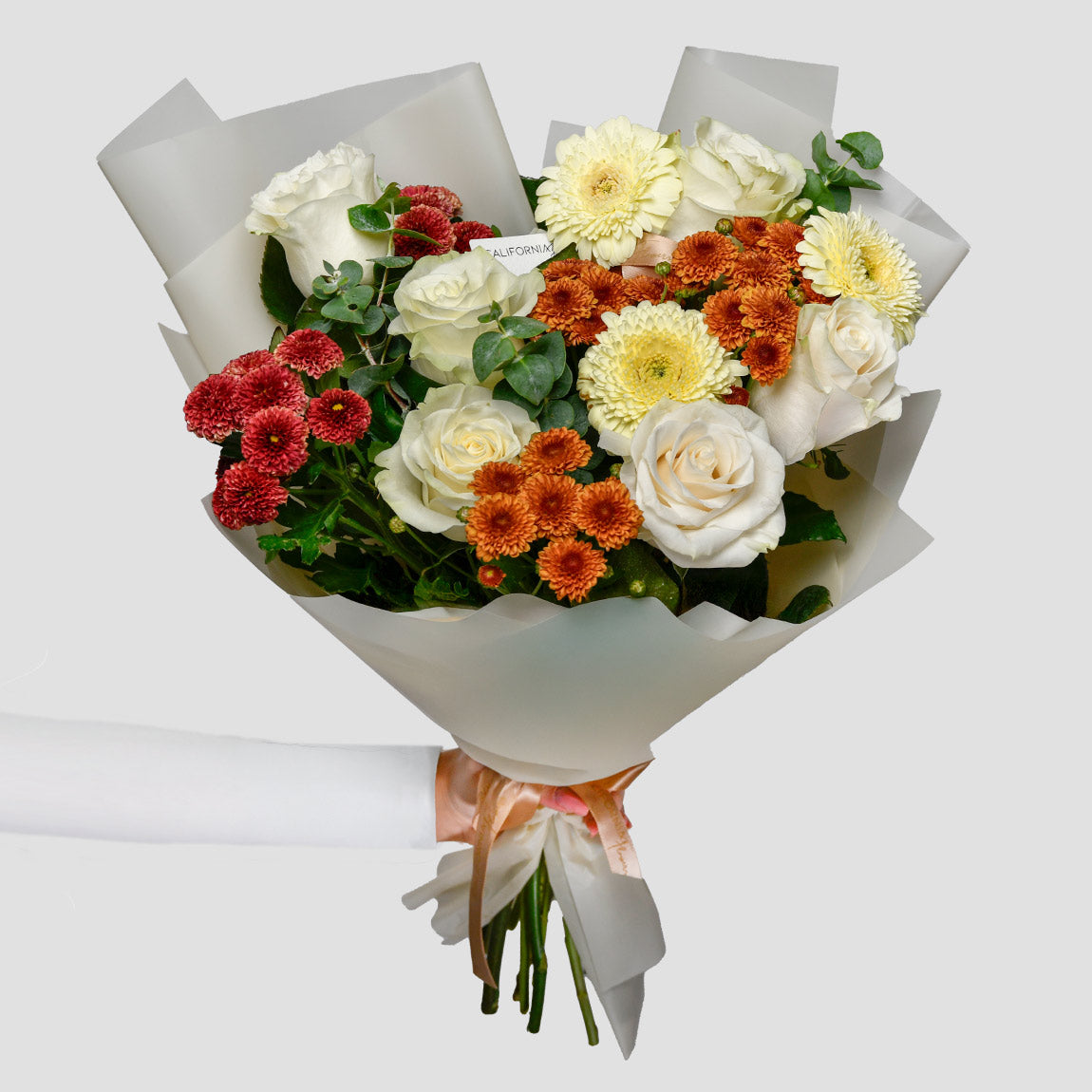 Buchet santini si trandafiri albi, 8, californiaflowers.mom