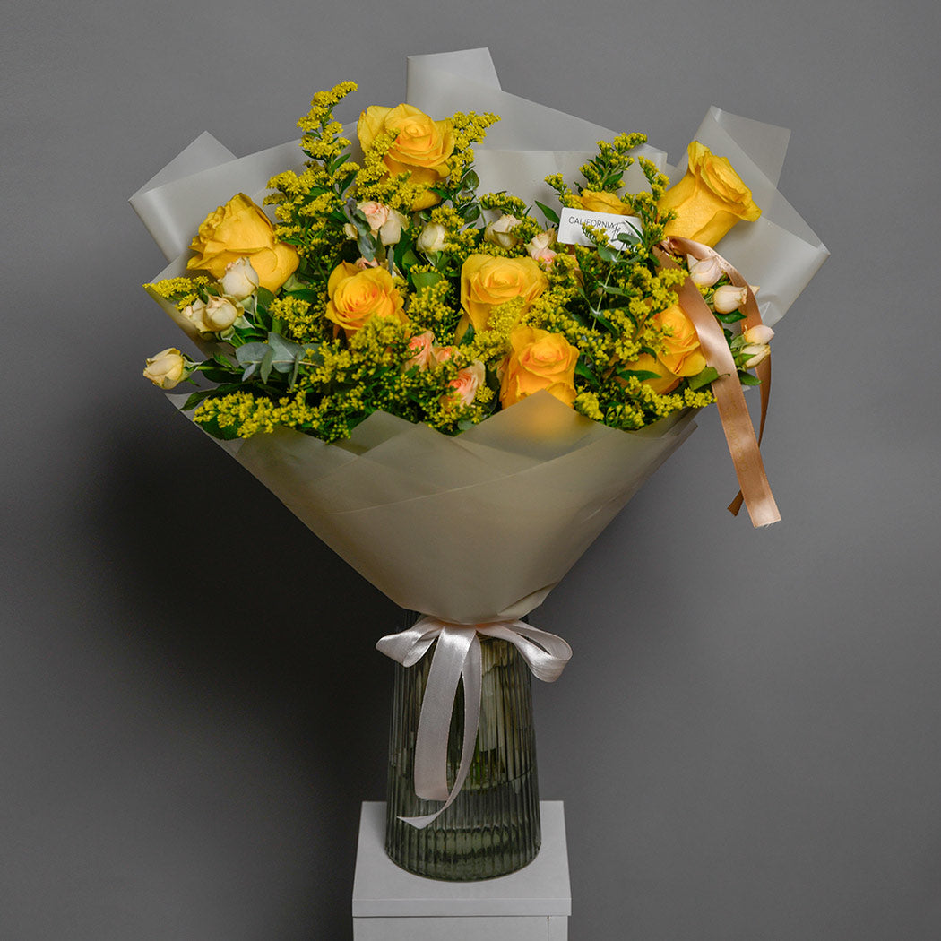 Buchet trandafiri galbeni si solidago, 5, californiaflowers.mom