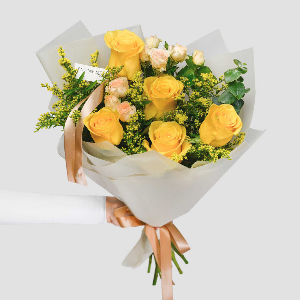 Buchet trandafiri galbeni si solidago, 8, californiaflowers.mom