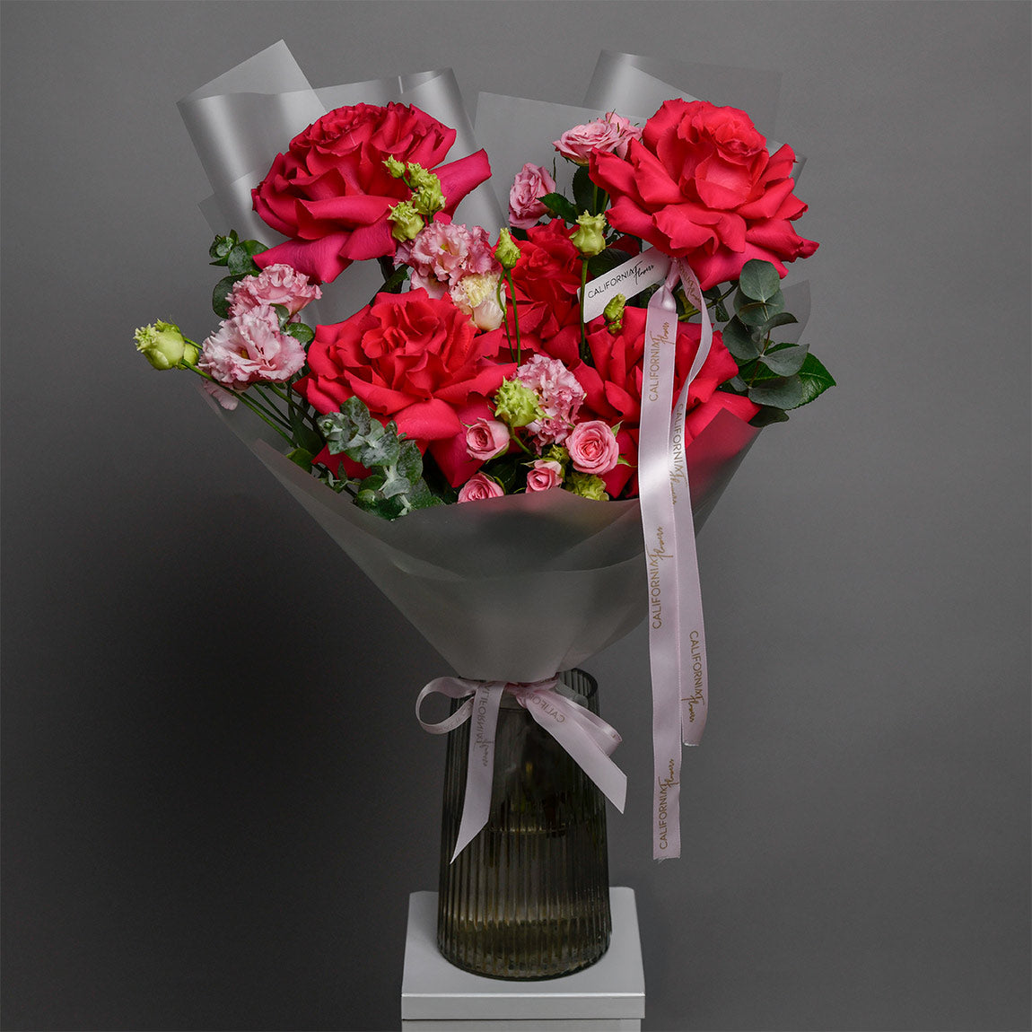 Flori pentru iubita – California Flowers, Buchet trandafiri speciali Pink si miniroze, californiaflowers.mom