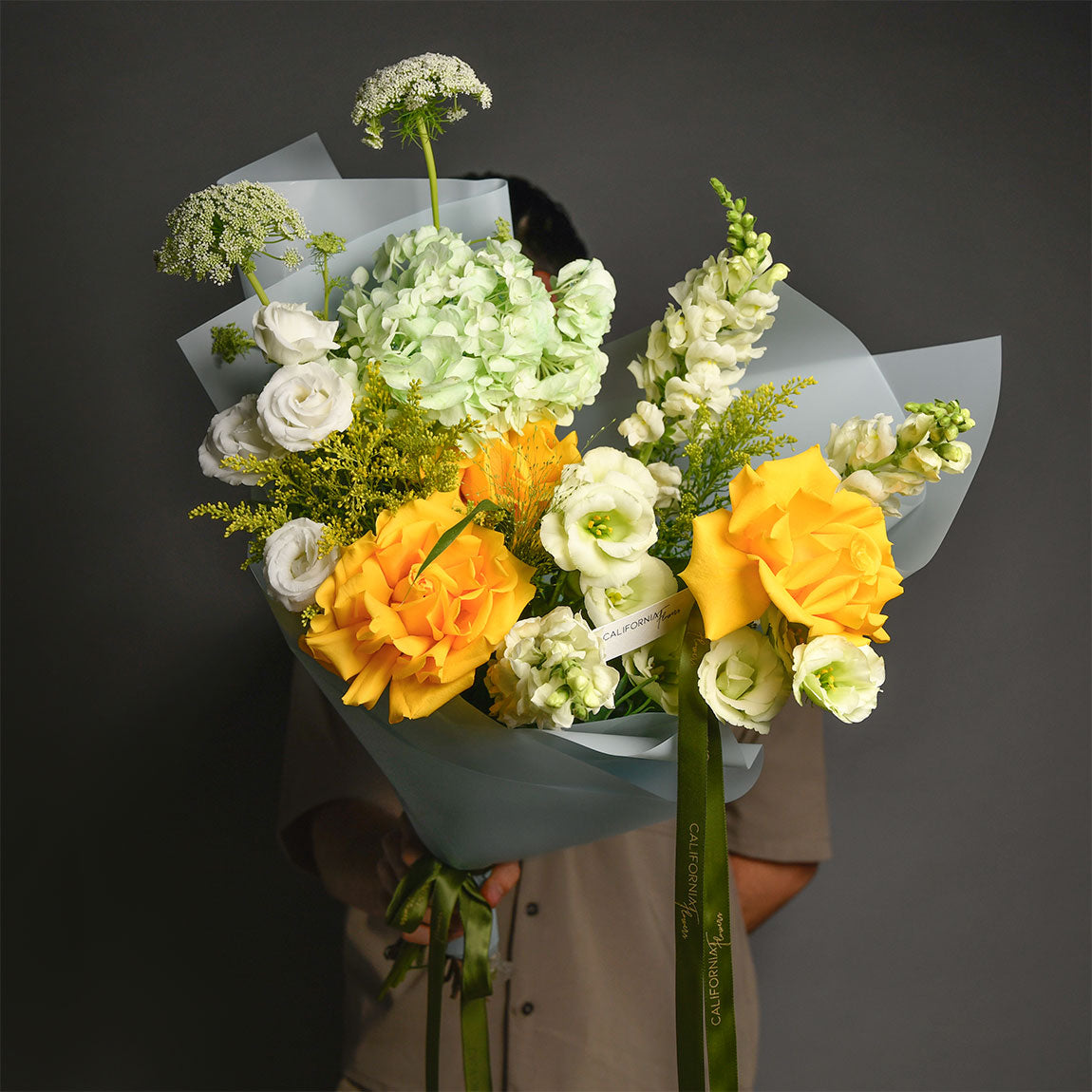 Flori de Sf. Maria - California Flowers, Buchet trandafiri speciali galbeni, lisianthus si hortensie, californiaflowers.mom