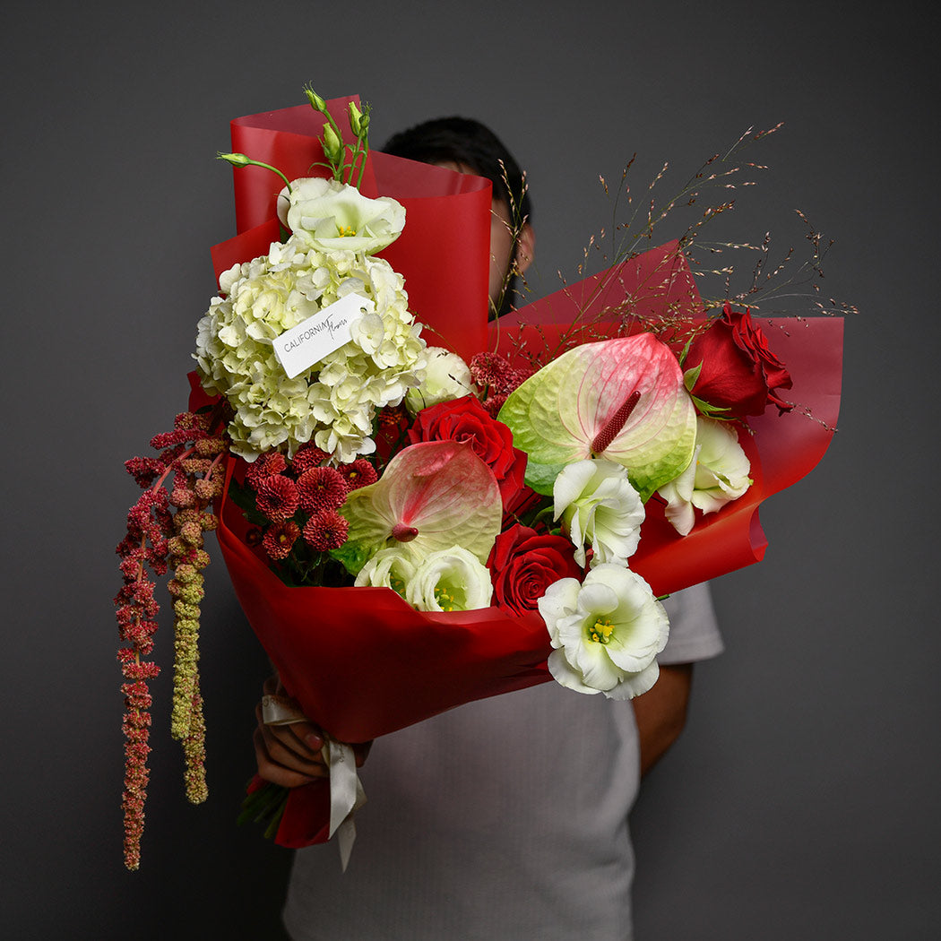 Livrare Flori Buciumeni, Buchet anthurium si trandafiri rosii, californiaflowers.mom