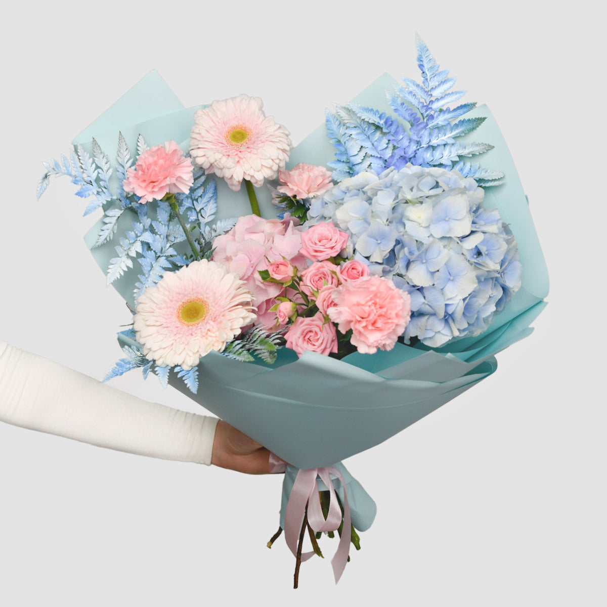 Florarie online - California Flowers ✅, Buchet gerbera roz, hortensie si dianthus, californiaflowers.mom