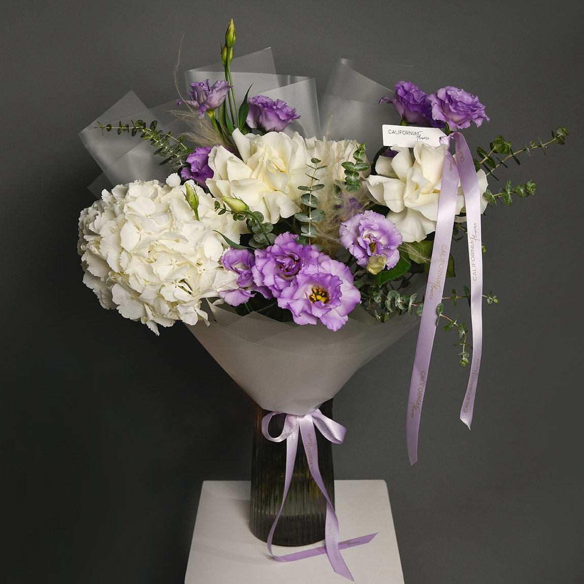 Buchet trandafiri speciali, hortensie si lisianthus mov, 3, californiaflowers.mom