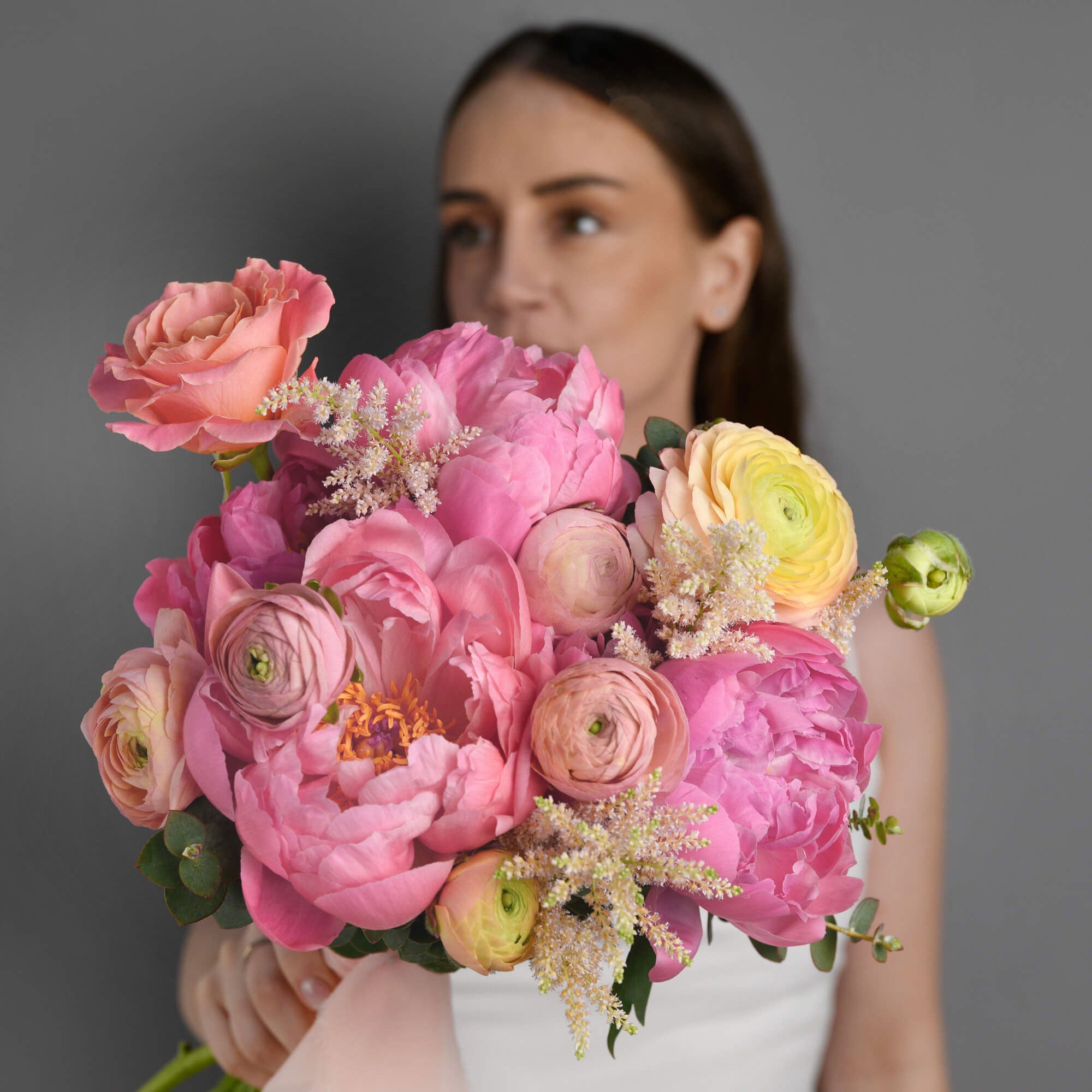 Buchet de mireasa cu bujori si trandafiri, 7, californiaflowers.mom