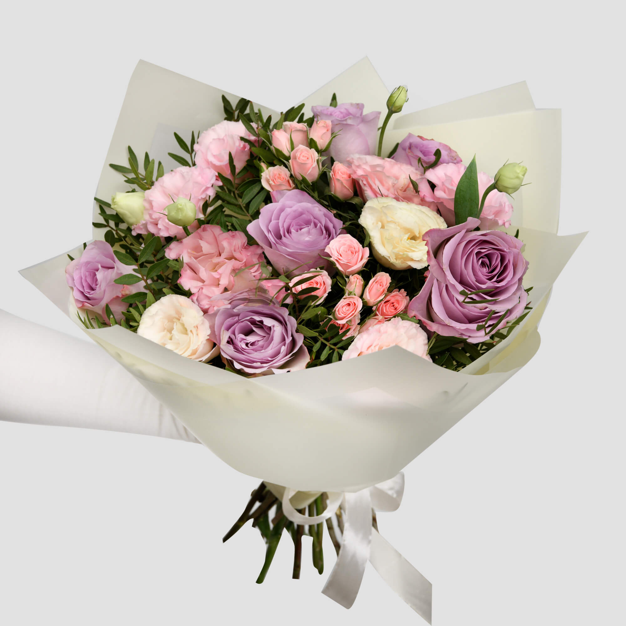 LIVRARE FLORI Cluj-Napoca, Buchet lisianthus si miniroze roz, californiaflowers.mom
