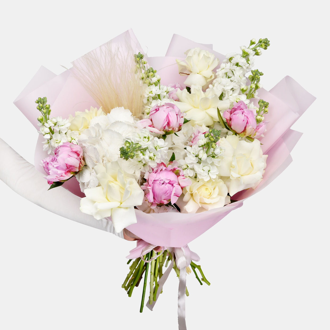 Florarie online - California Flowers ✅, Buchet bujori naturali roz, trandafiri albi si matthiola, californiaflowers.mom