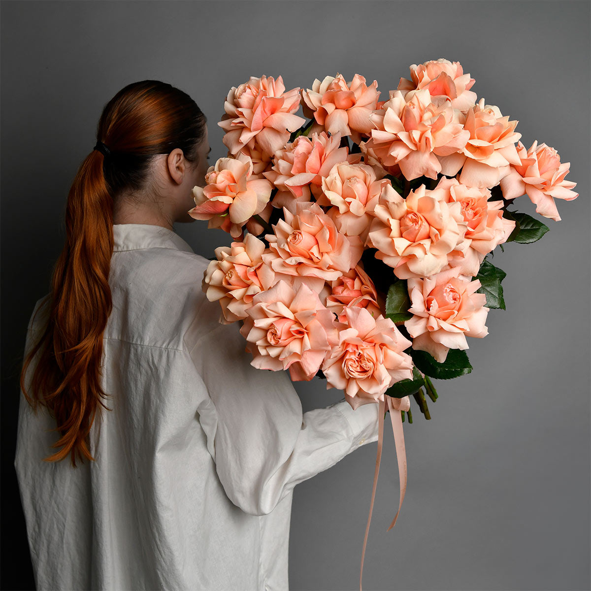 Buchete de trandafiri - California Flowers, Buchet 25 trandafiri speciali peach, californiaflowers.mom