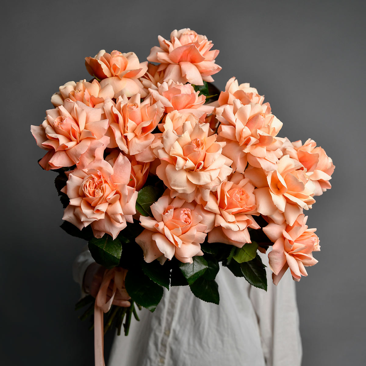 Buchet 25 trandafiri speciali peach, 4, californiaflowers.mom