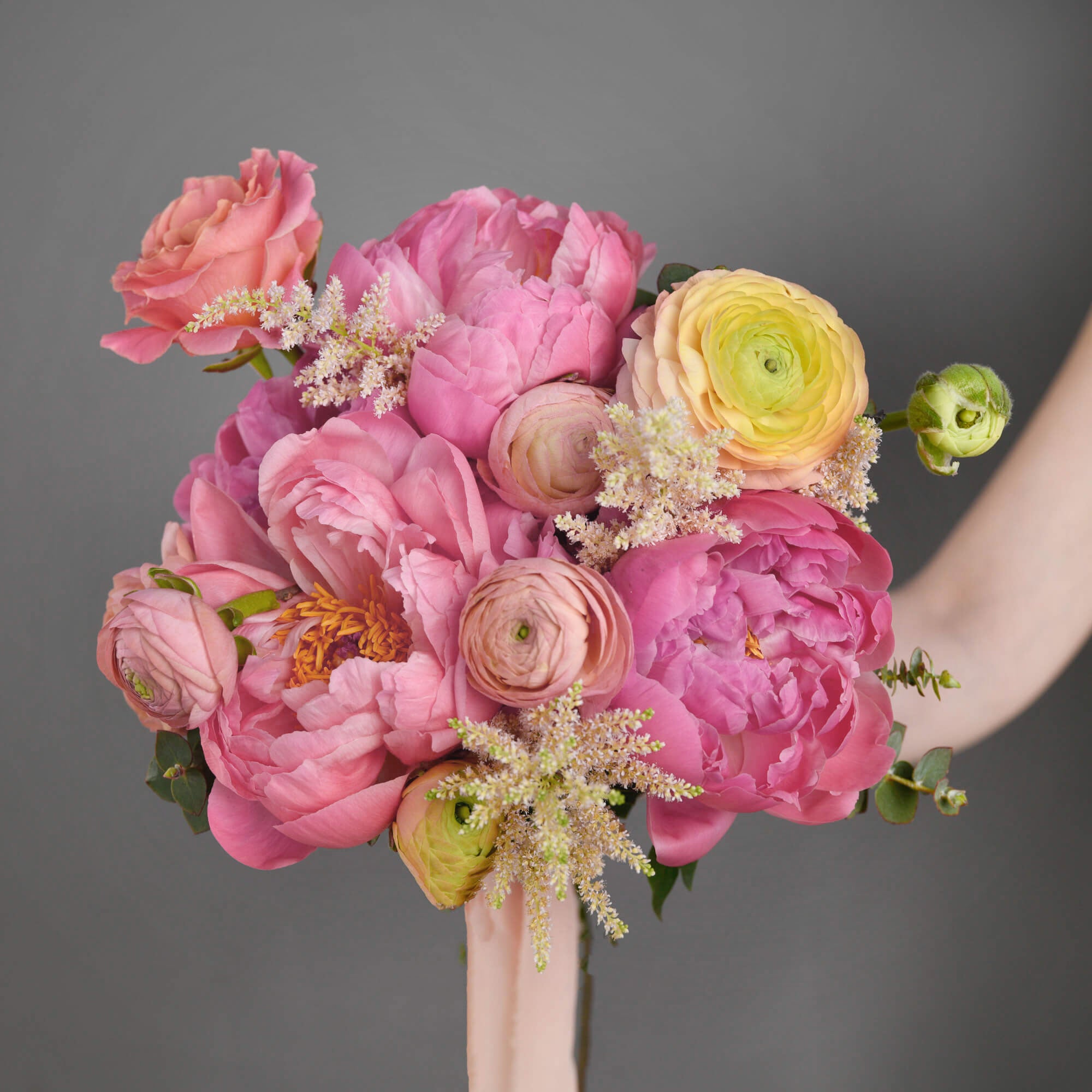 Buchet de mireasa cu bujori si trandafiri, 4, californiaflowers.mom