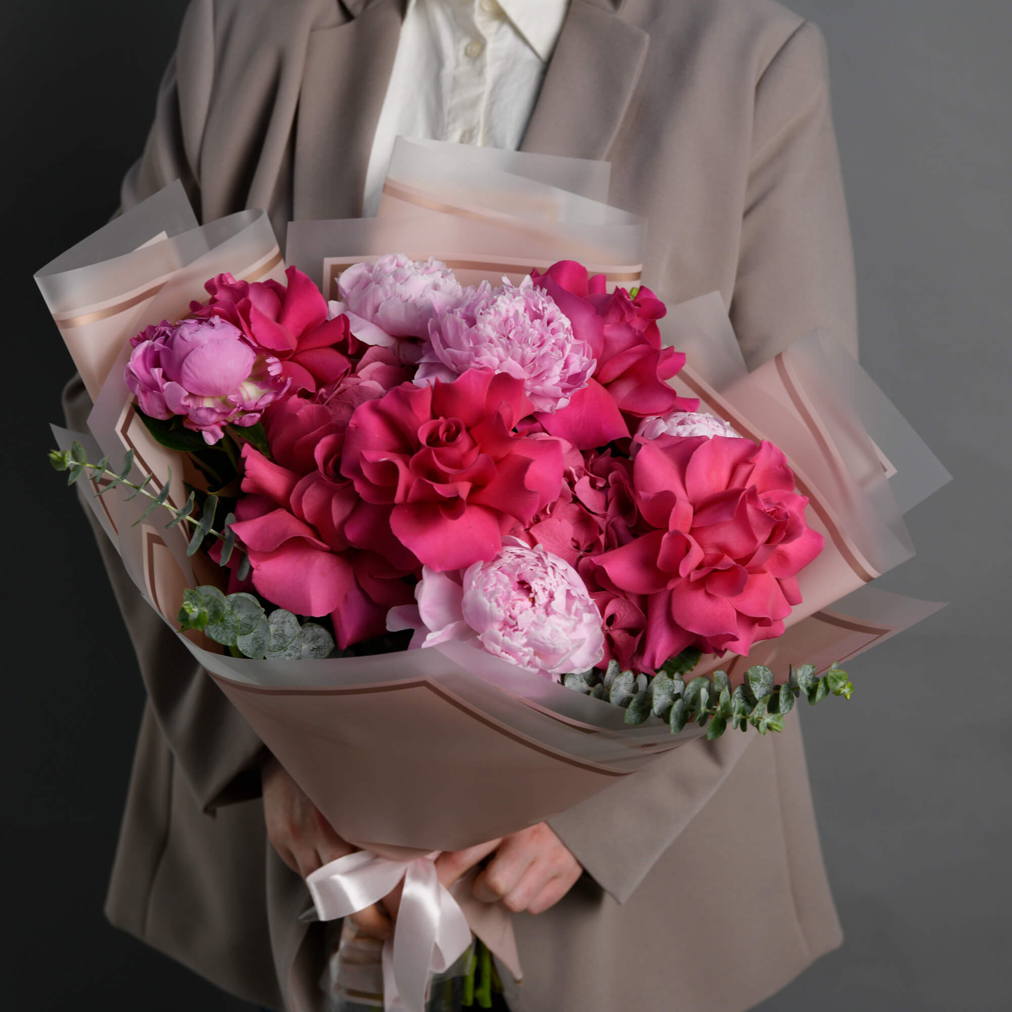 Buchet hortensie roz, bujori si trandafiri pink, 3, californiaflowers.mom