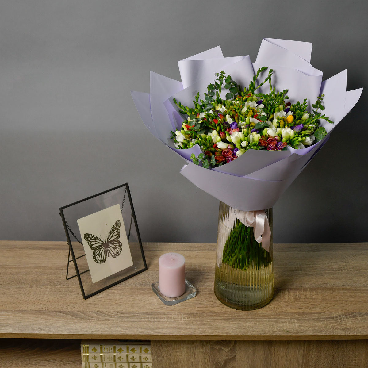 Buchet 101 frezii multicolore, 3, californiaflowers.mom