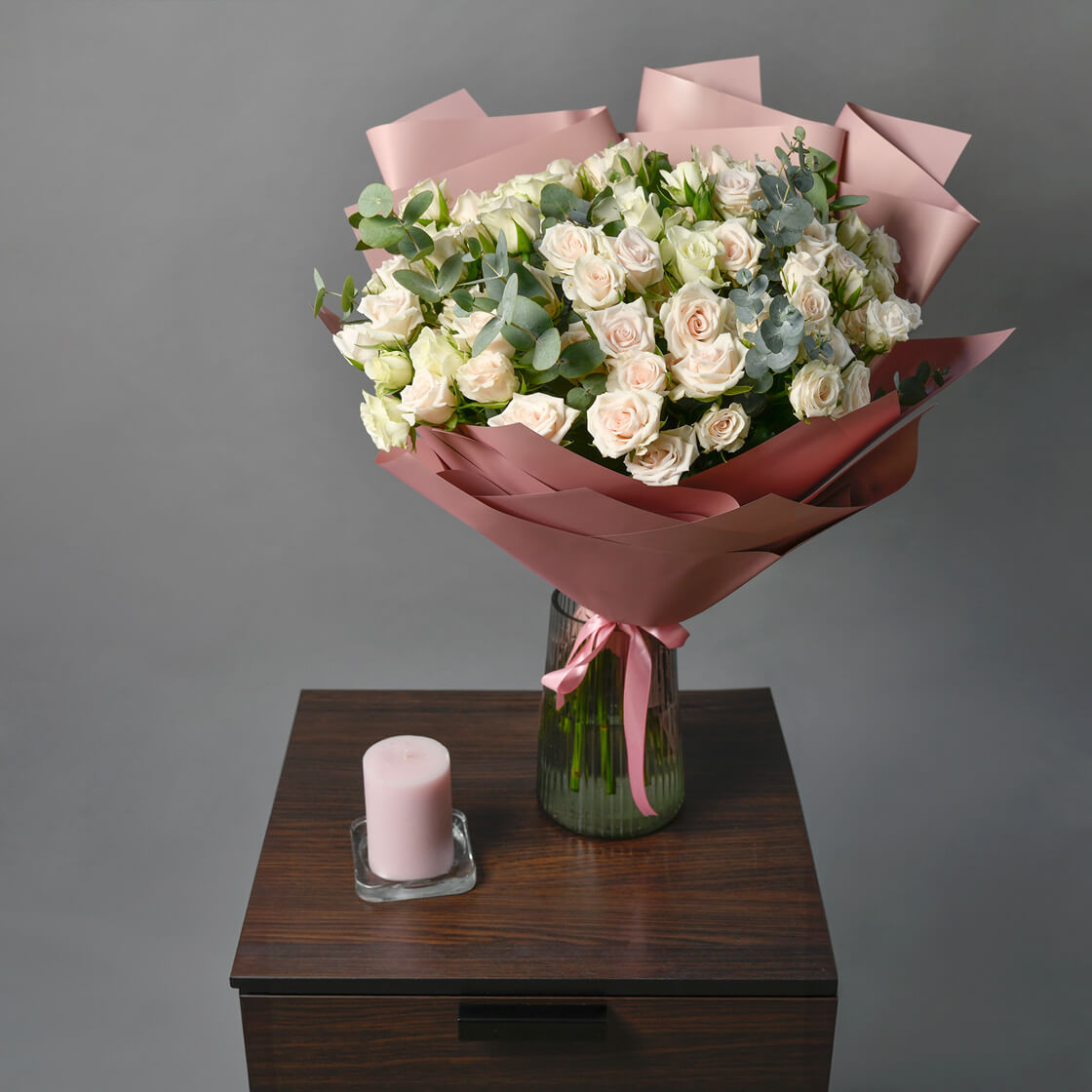 Buchet 51 miniroze roz si albe, 3, californiaflowers.mom