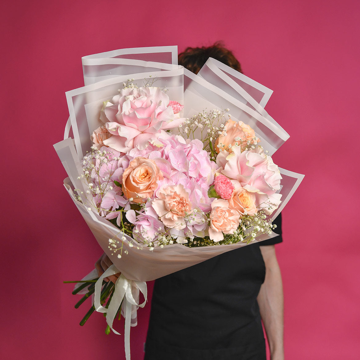 Flori de Sf. Maria - California Flowers, Buchet trandafiri speciali roz, gypsophilla si hortensie, californiaflowers.mom