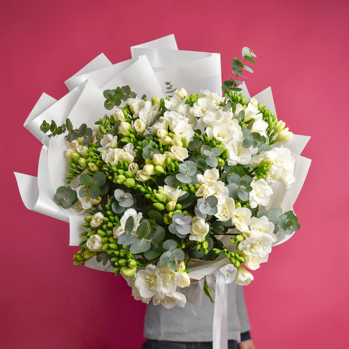 Flori de 8 Martie - California Flowers, Buchet 51 frezii albe, californiaflowers.mom