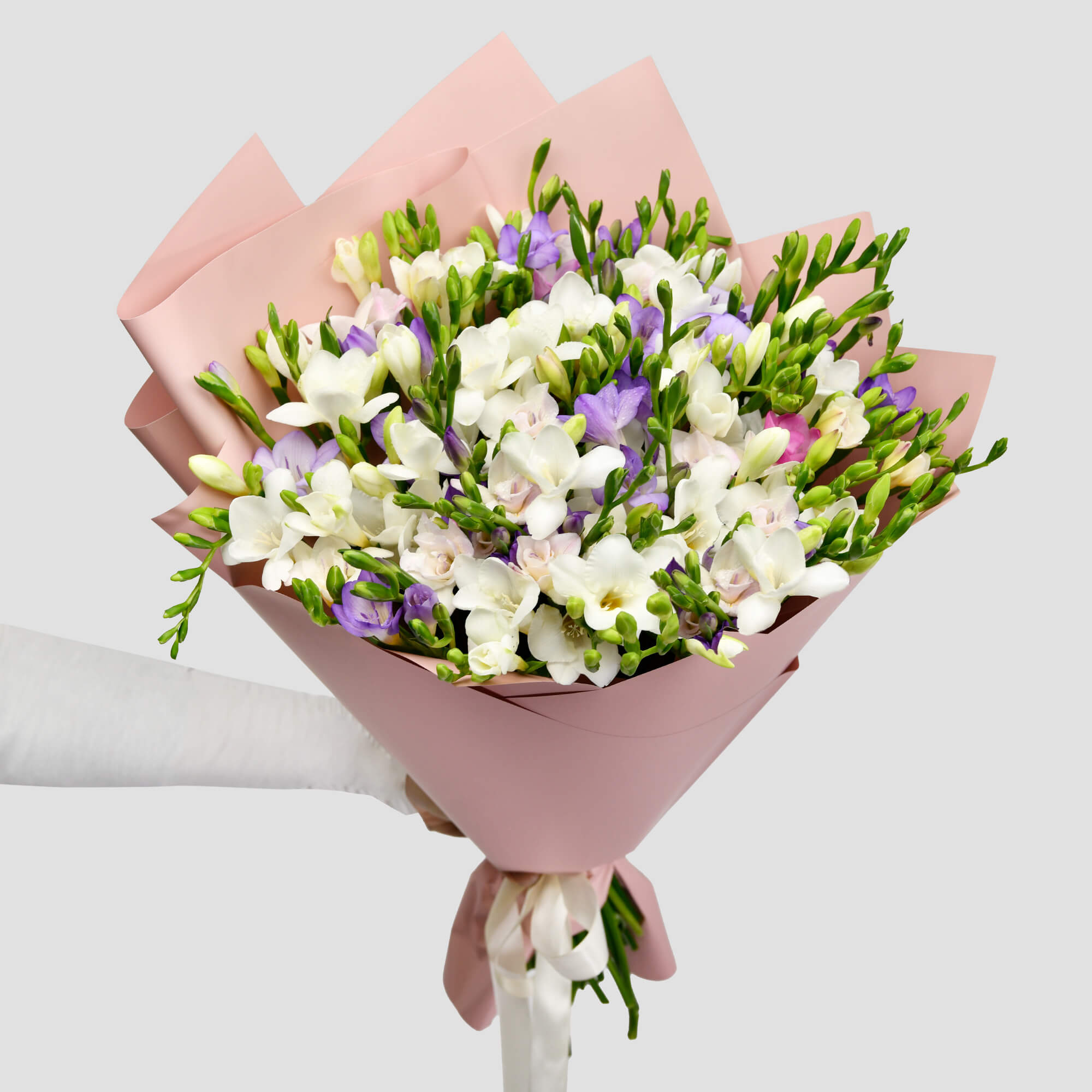 Flori de 1 Martie - California Flowers, Buchet 55 frezii multicolore, californiaflowers.mom
