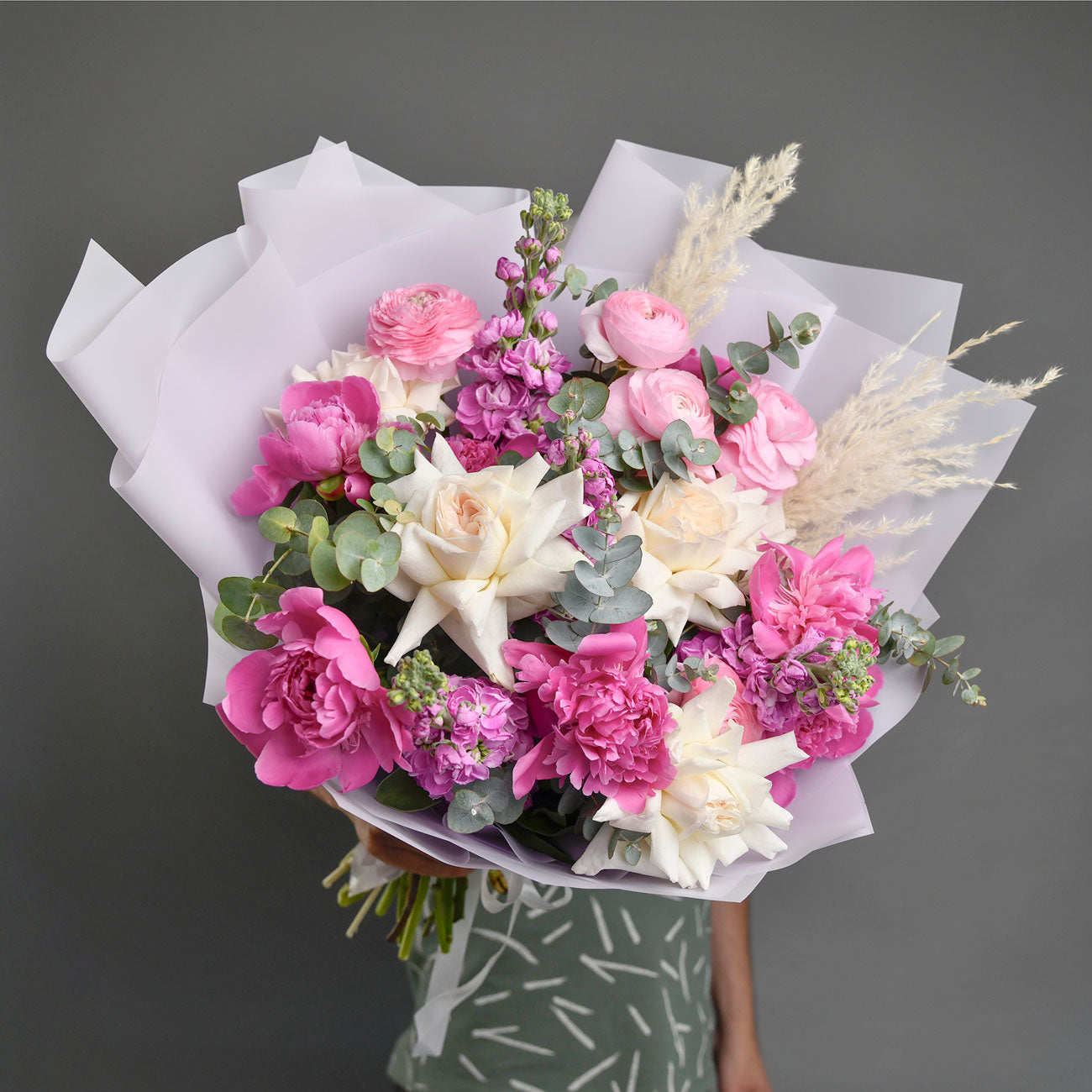 Florarie online - California Flowers ✅, Buchet bujori si matthiola roz, californiaflowers.mom