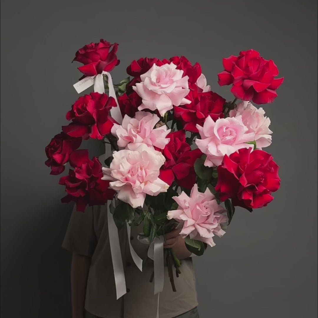 Buchet 19 trandafiri speciali rosii si roz, 4, californiaflowers.mom