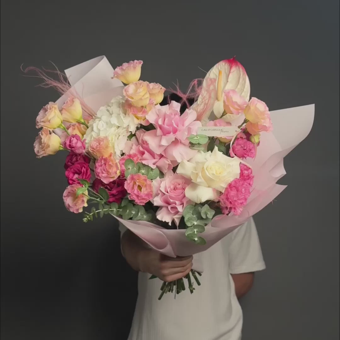 Buchet trandafiri speciali, anthurium si lisianthus, 4, californiaflowers.mom