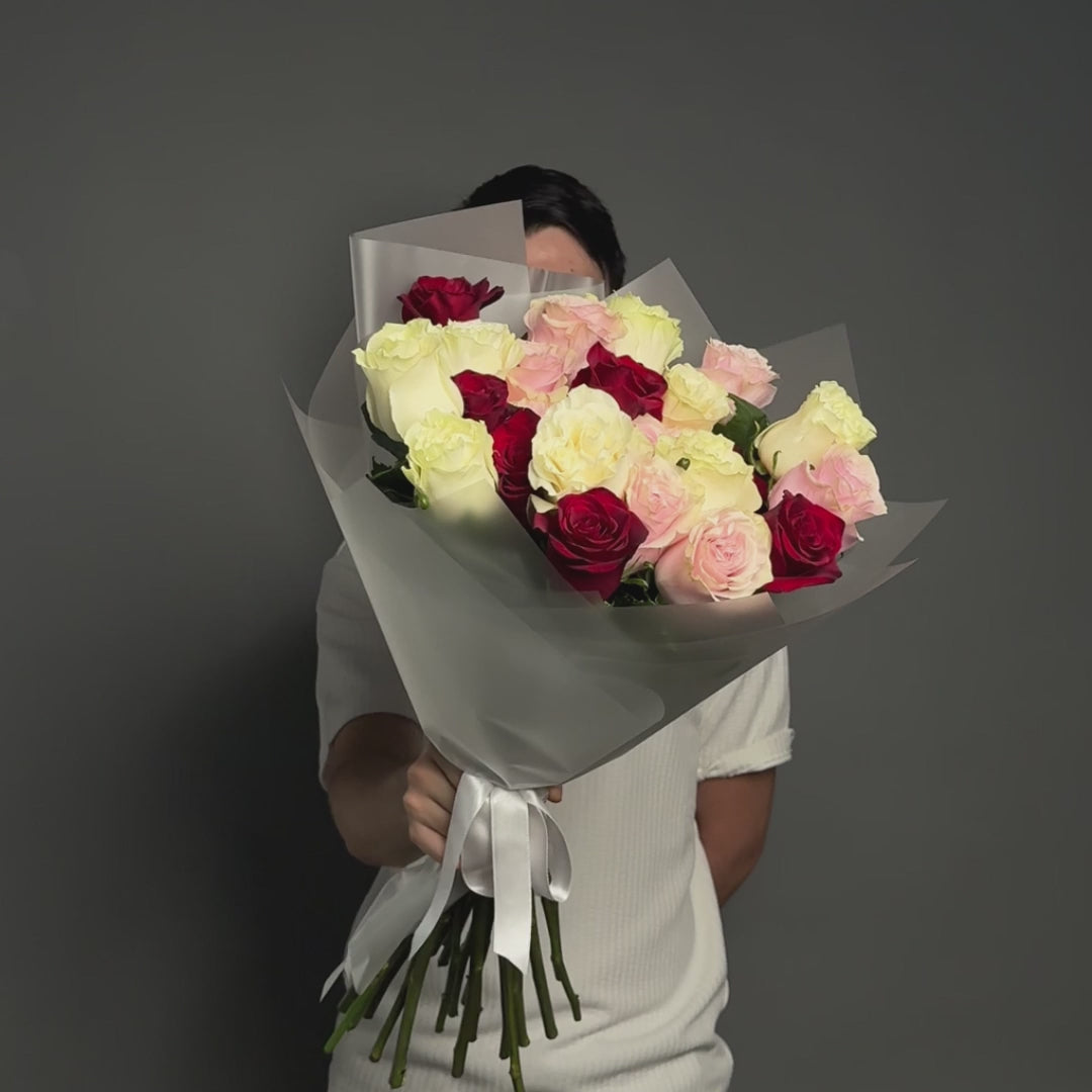 Buchet 25 trandafiri multicolori, 4, californiaflowers.mom