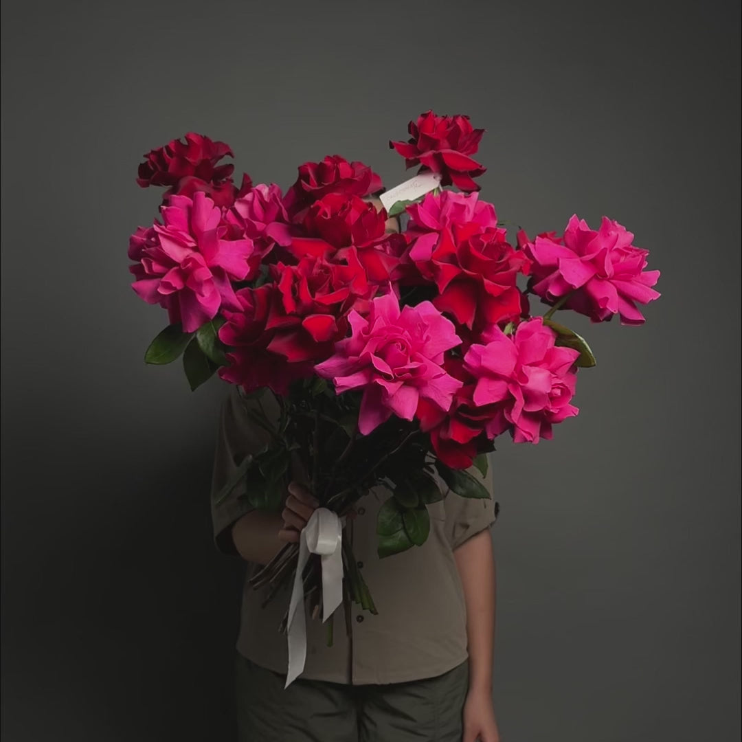 Buchet 19 trandafiri speciali rosii si pink, 4, californiaflowers.mom