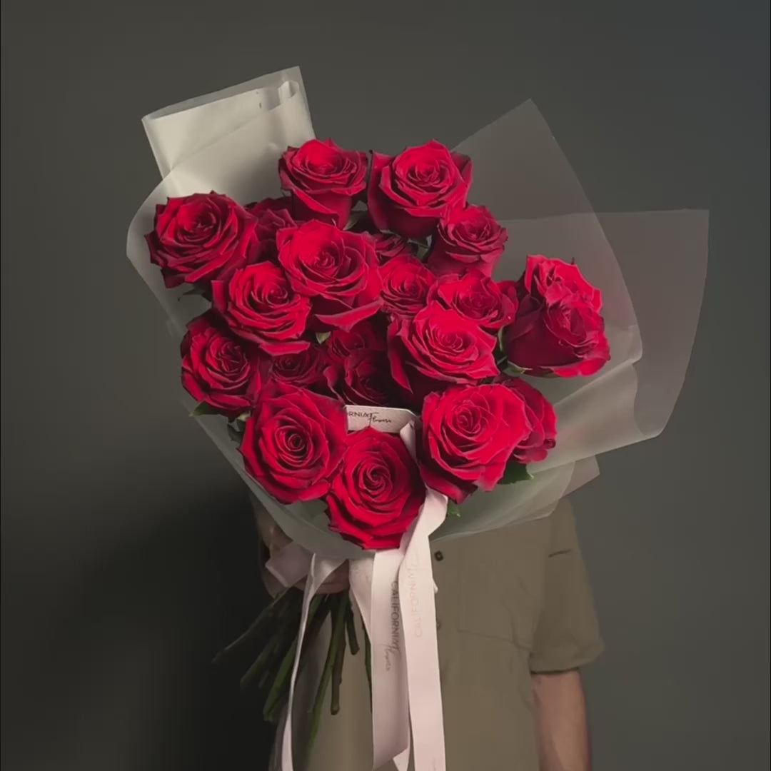 Buchet 23 trandafiri rosii, 4, californiaflowers.mom