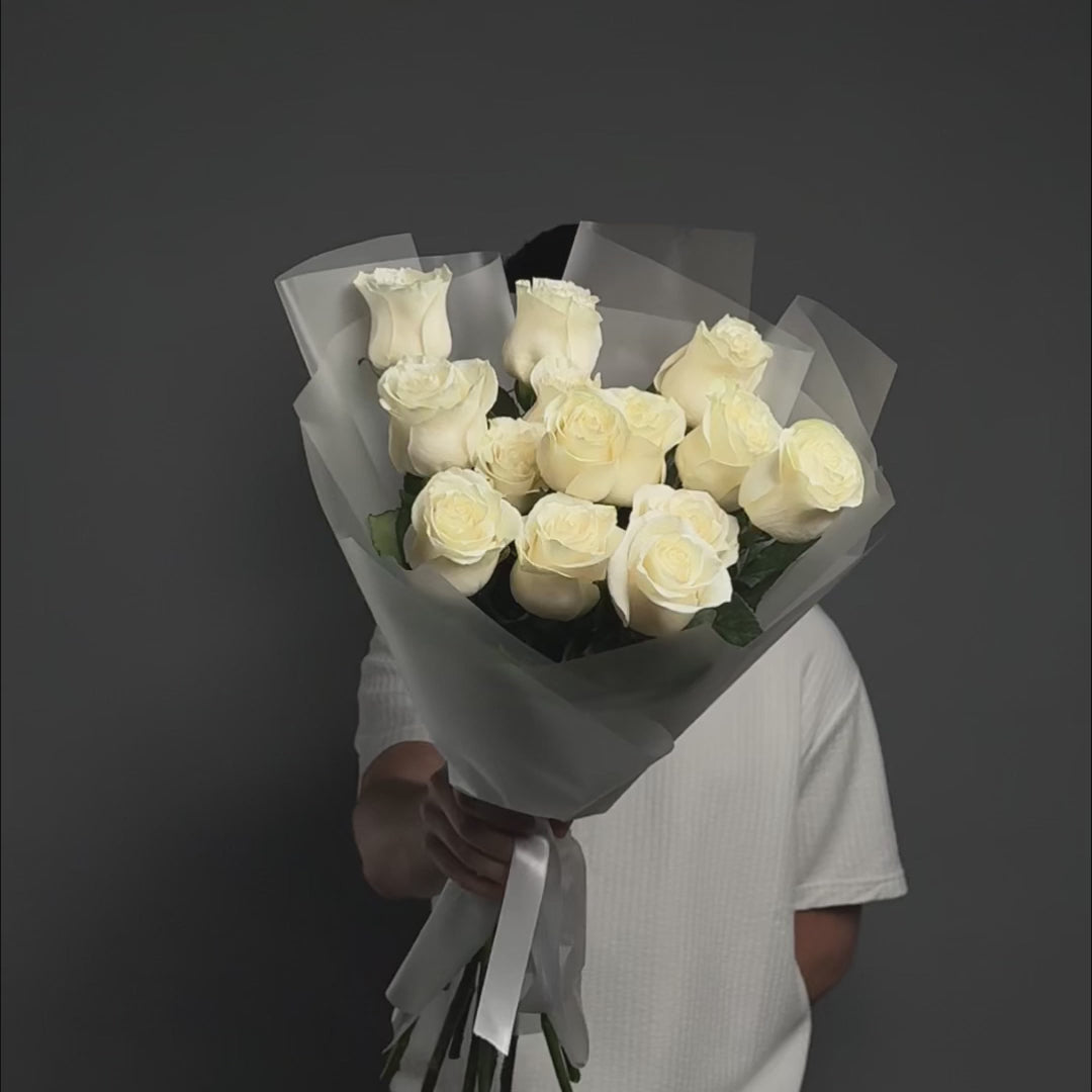 Buchet 15 trandafiri albi, 4, californiaflowers.mom
