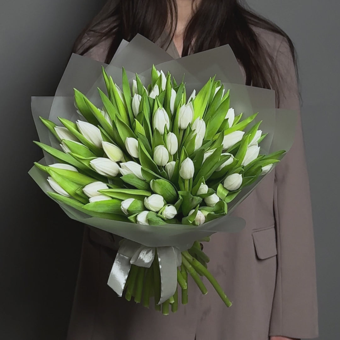 Buchet 49 lalele albe, 4, californiaflowers.mom